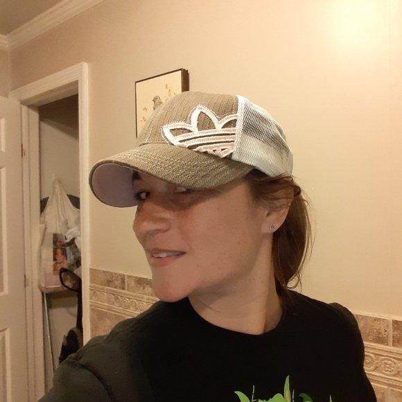 ADIDAS hat - Picture 9 of 9